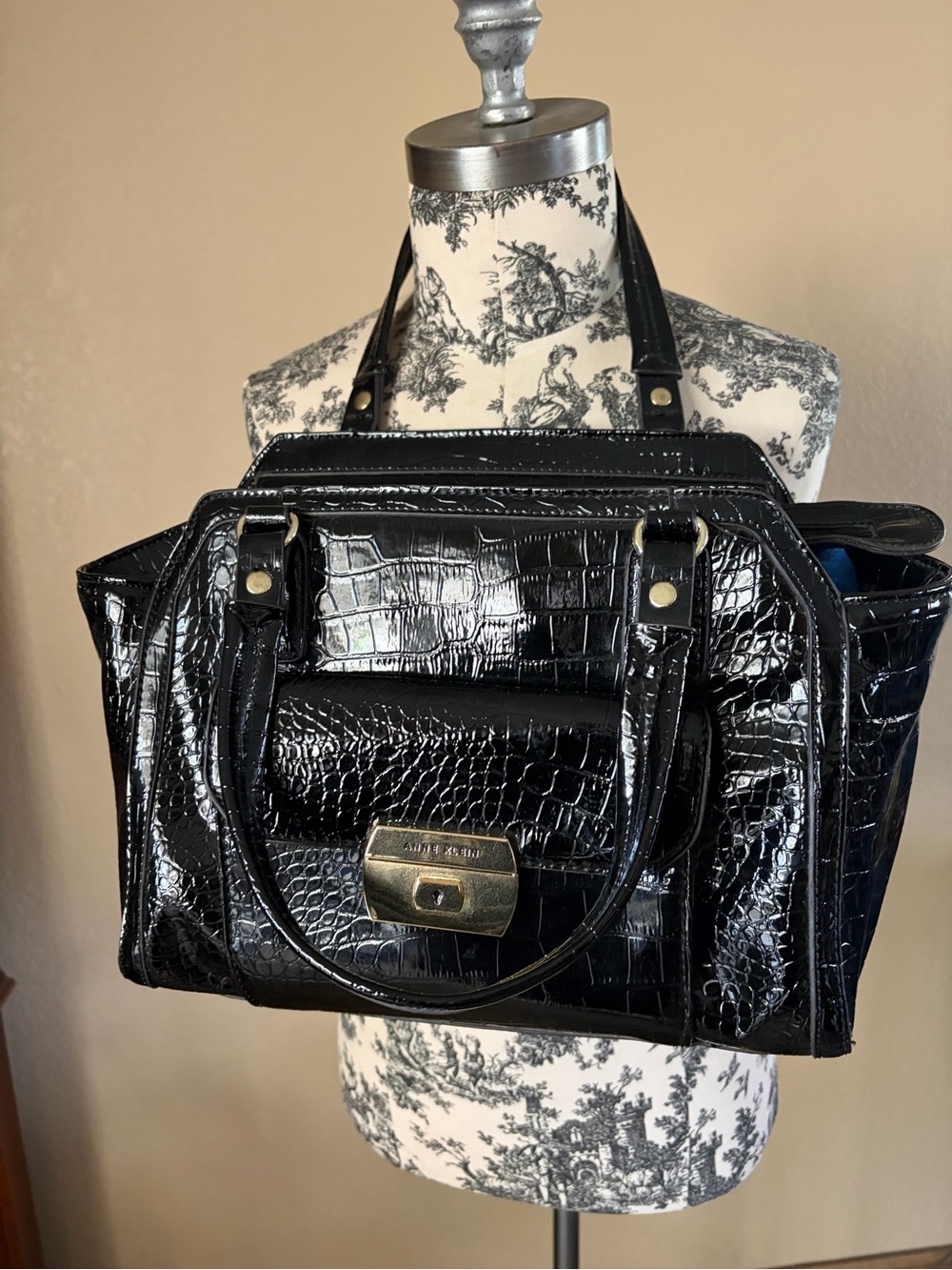 Black Faux Patent leather Croc-Embossed Satchel Bag - Unbranded